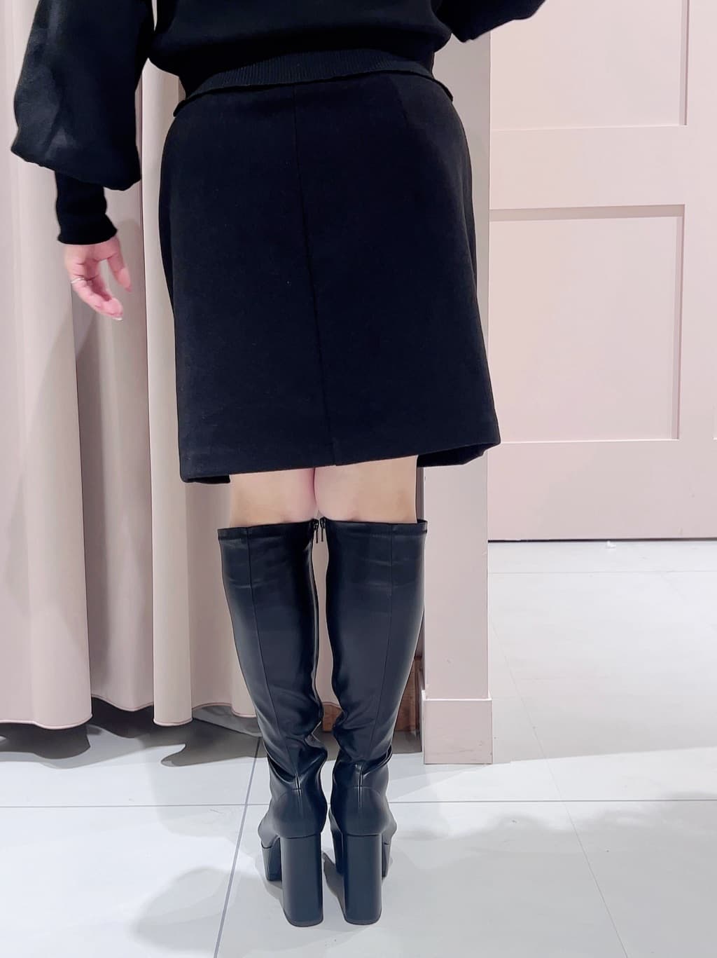 りえさんの「ESPERANZA｜【ラク盛り/約12cm】ラク盛り厚底ロングブーツ」を使ったコーディネート