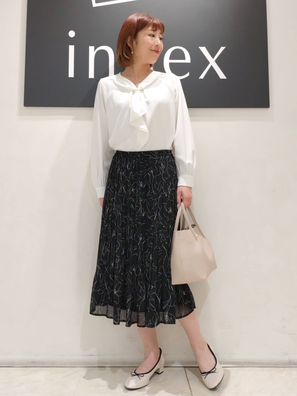 n.さんの「index｜◆【2WAY】フラワーパーツ合皮ミドルトートバッグ」を使ったコーディネート