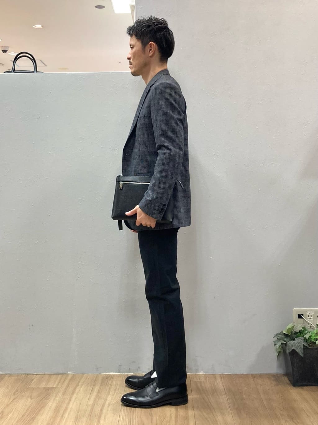 シュンさんの「TAKEO KIKUCHI｜【Made in JAPAN】播州織 ストレッチ パンツ」を使ったコーディネート