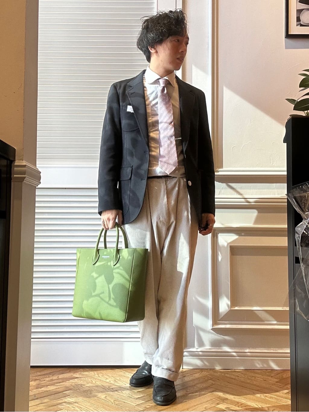 須田　慎二郎さんの「DRESSTERIOR｜【撥水加工/Safari5月号掲載】ローファー」を使ったコーディネート