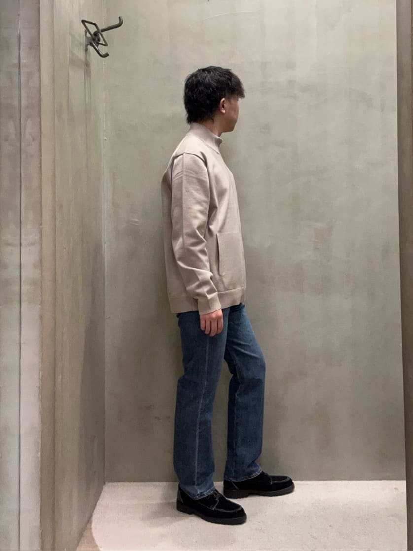 コウノ モトヤさんの「TAKEO KIKUCHI｜【モンスターストレッチ】日本製 ウォッシュド デニムパンツ」を使ったコーディネート