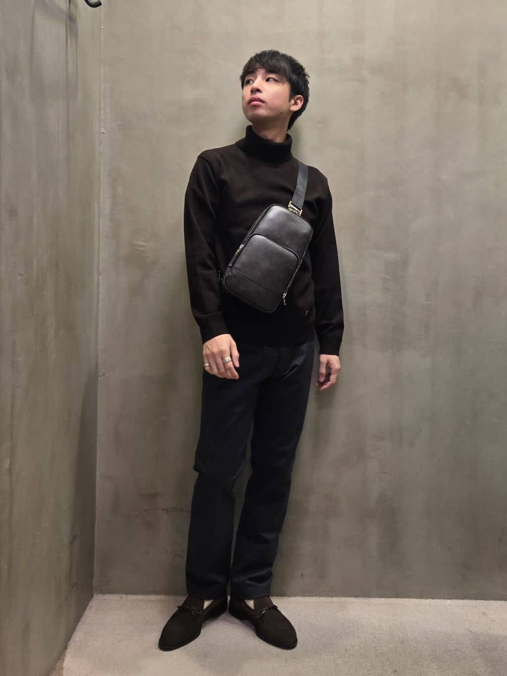 白木駆さんの「TAKEO KIKUCHI｜【全7サイズ&times;8色展開！】トップマルチヘリンボン パンツ」を使ったコーディネート