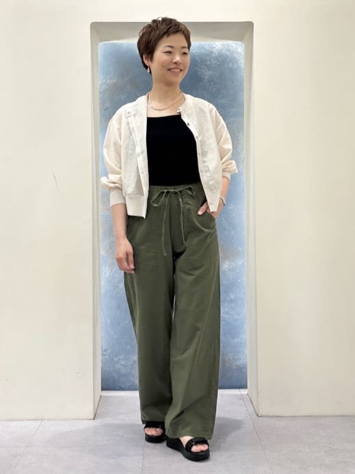 シュウコさんの「grove｜＜Lee&times;grove（別注色あり）＞ PAINTER PANTS」を使ったコーディネート