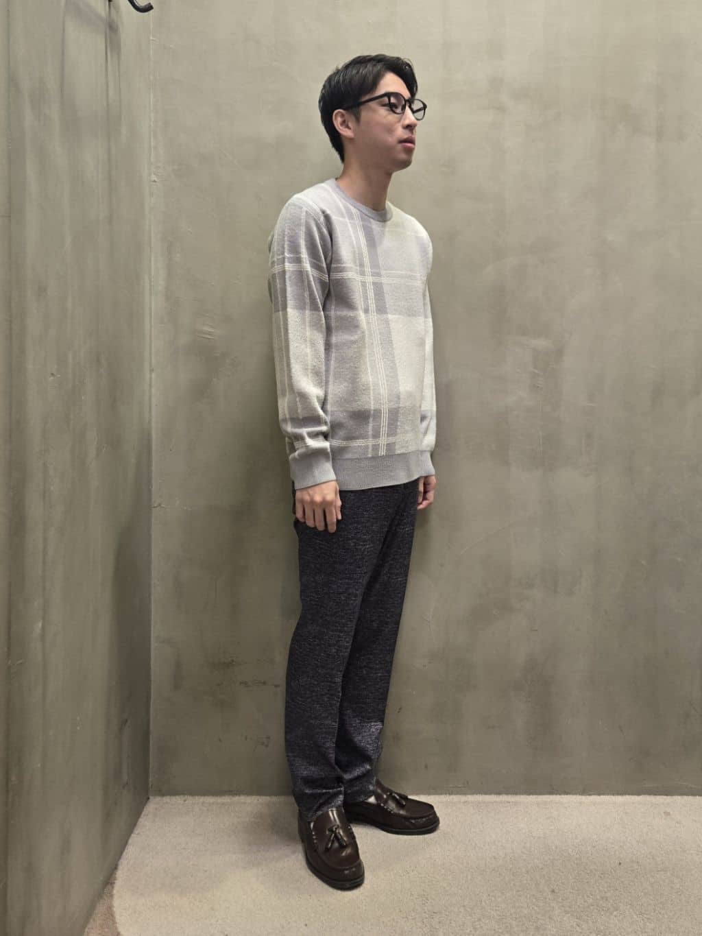 白木駆さんの「TAKEO KIKUCHI｜【ONOFF対応】TRダブルニット ストレッチパンツ」を使ったコーディネート