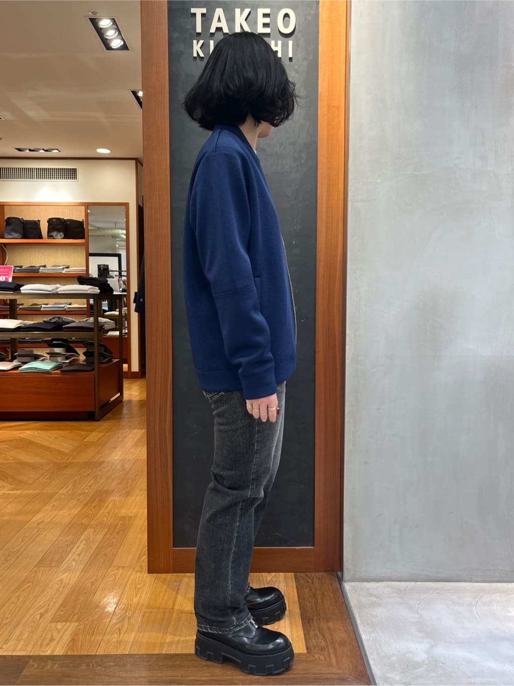 ちゃんみなさんの「TAKEO KIKUCHI｜【モンスターストレッチ】日本製 ウォッシュド デニムパンツ」を使ったコーディネート