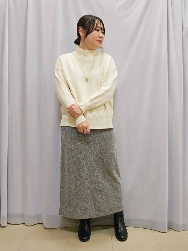 かなさんの「SHOO･LA･RUE｜◆【洗える/ちくちくしにくい/静電気軽減】スウェットライク ハイネックニット」を使ったコーディネート