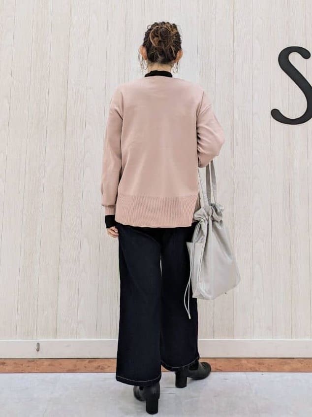 さくみぃさんの「SHOO･LA･RUE｜◆【洗える】一枚で簡単こなれ見え スポンディッシュ 裾レイヤード風ニット」を使ったコーディネート