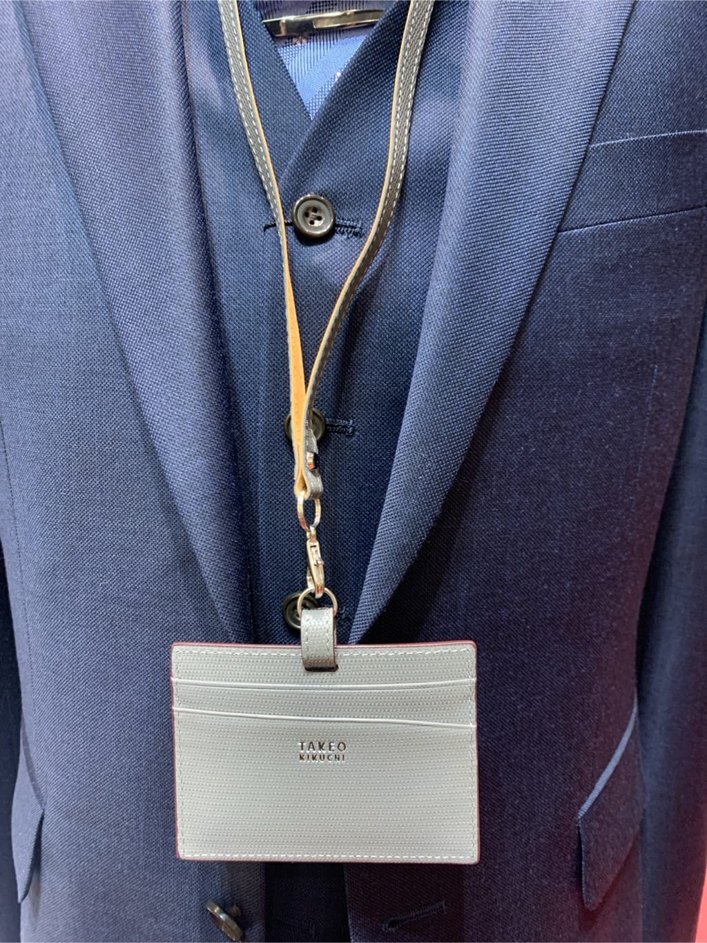 木村剛さんの「TAKEO KIKUCHI｜【ソフト＆ナチュラル】ミニメッシュ レザー IDカードホルダー」を使ったコーディネート