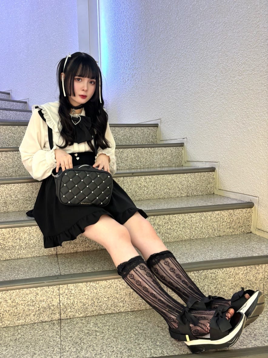 HUANG WEI HSUANさんの「ESPERANZA｜ストーン付ナッツショルダー」を使ったコーディネート