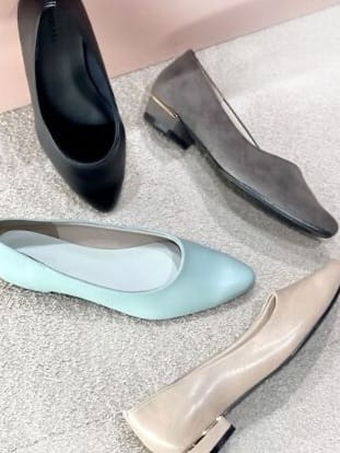 takeさんの「ESPERANZA｜《定番》晴雨兼用クッションフラットパンプス」を使ったコーディネート