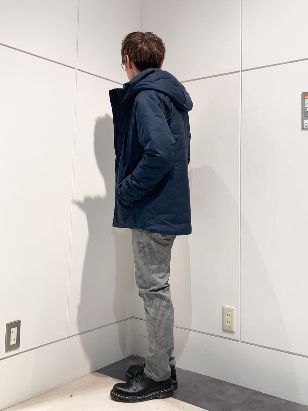 つーじーさんの「THE SHOP TK｜【オールシーズン穿ける！】7DAYSストレッチへリンボンパンツ　ON&hArr;OFF兼用」を使ったコーディネート