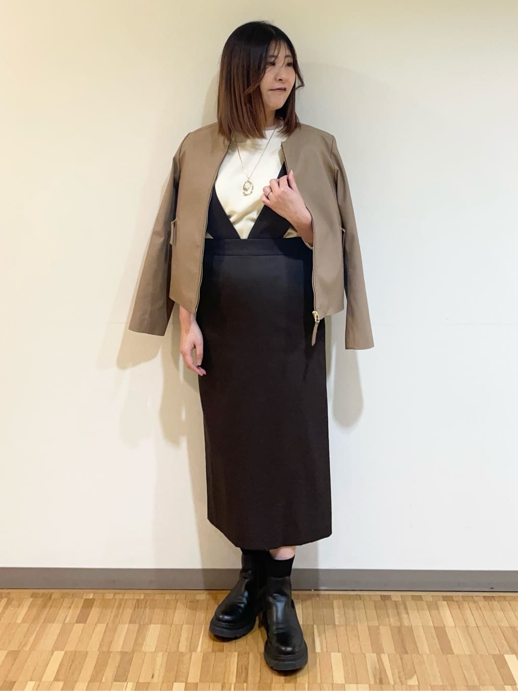 フナキさんの「UNTITLED｜◆ビッグトップネックレス」を使ったコーディネート