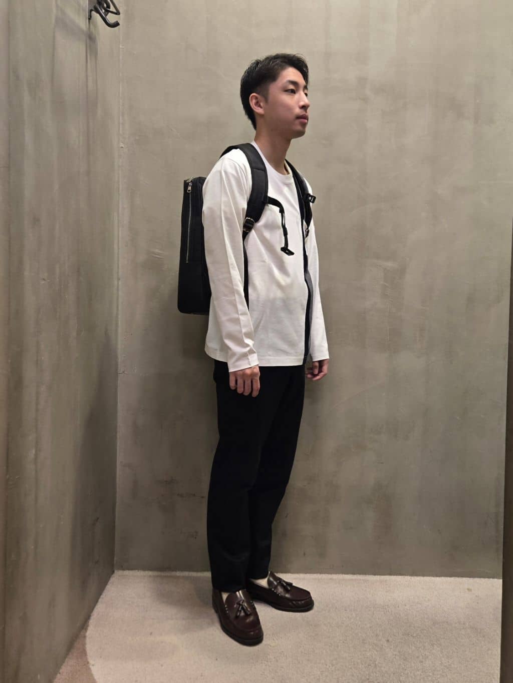 白木駆さんの「TAKEO KIKUCHI｜【オフィスカジュアル対応】ドレス チノパンツ」を使ったコーディネート