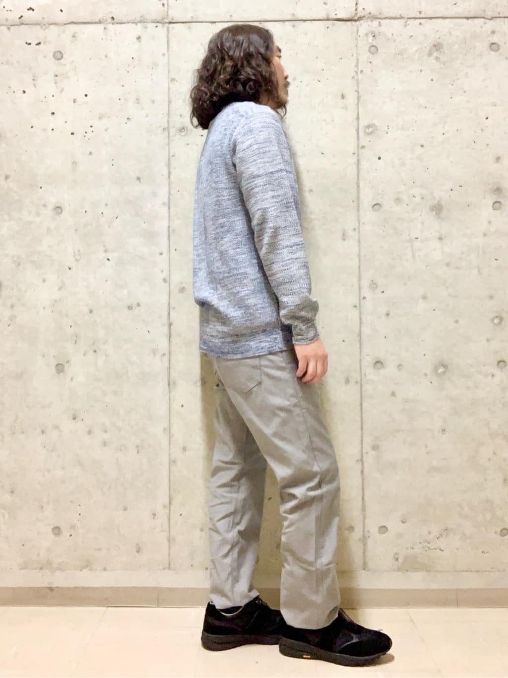 木村剛さんの「TAKEO KIKUCHI｜【Made in JAPAN】播州織 ストレッチ パンツ」を使ったコーディネート