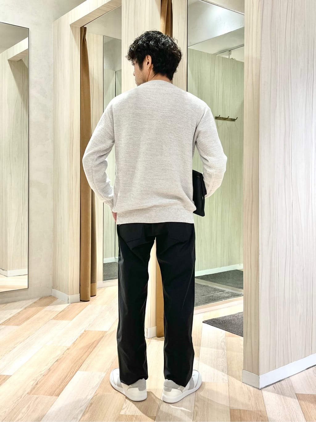 URAさんの「TAKEO KIKUCHI｜【Made in JAPAN】播州織 ストレッチ パンツ」を使ったコーディネート