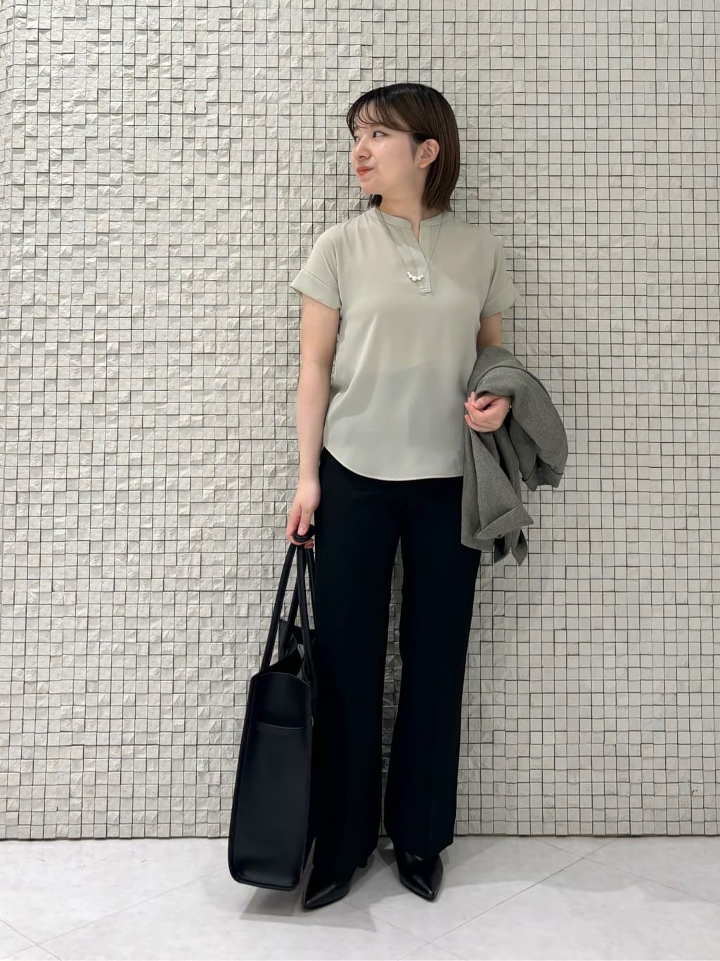 sakuさんの「INDIVI｜【セレモニーにおすすめ！】パール調トップネックレス」を使ったコーディネート
