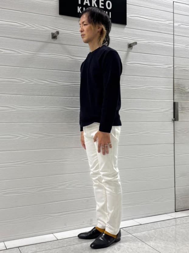 井出恭輔さんの「TAKEO KIKUCHI｜【Sサイズ～】ストレッチ デニム パンツ」を使ったコーディネート