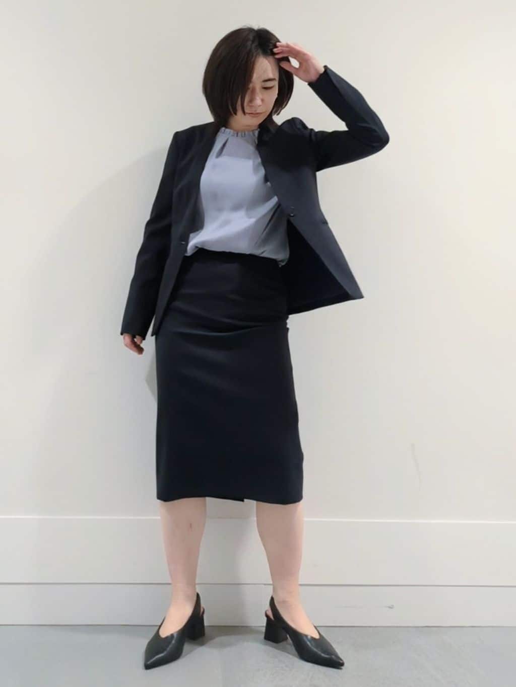 ミズタさんの「UNTITLED｜【洗える通勤スーツ】レジェールギャバ　ストレッチカラーレスジャケット」を使ったコーディネート