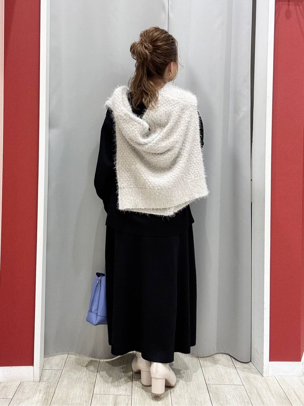 shioさんの「SHOO･LA･RUE｜【軽量/大人カジュアル】 ふわっと軽い三層ショルダーバッグ」を使ったコーディネート