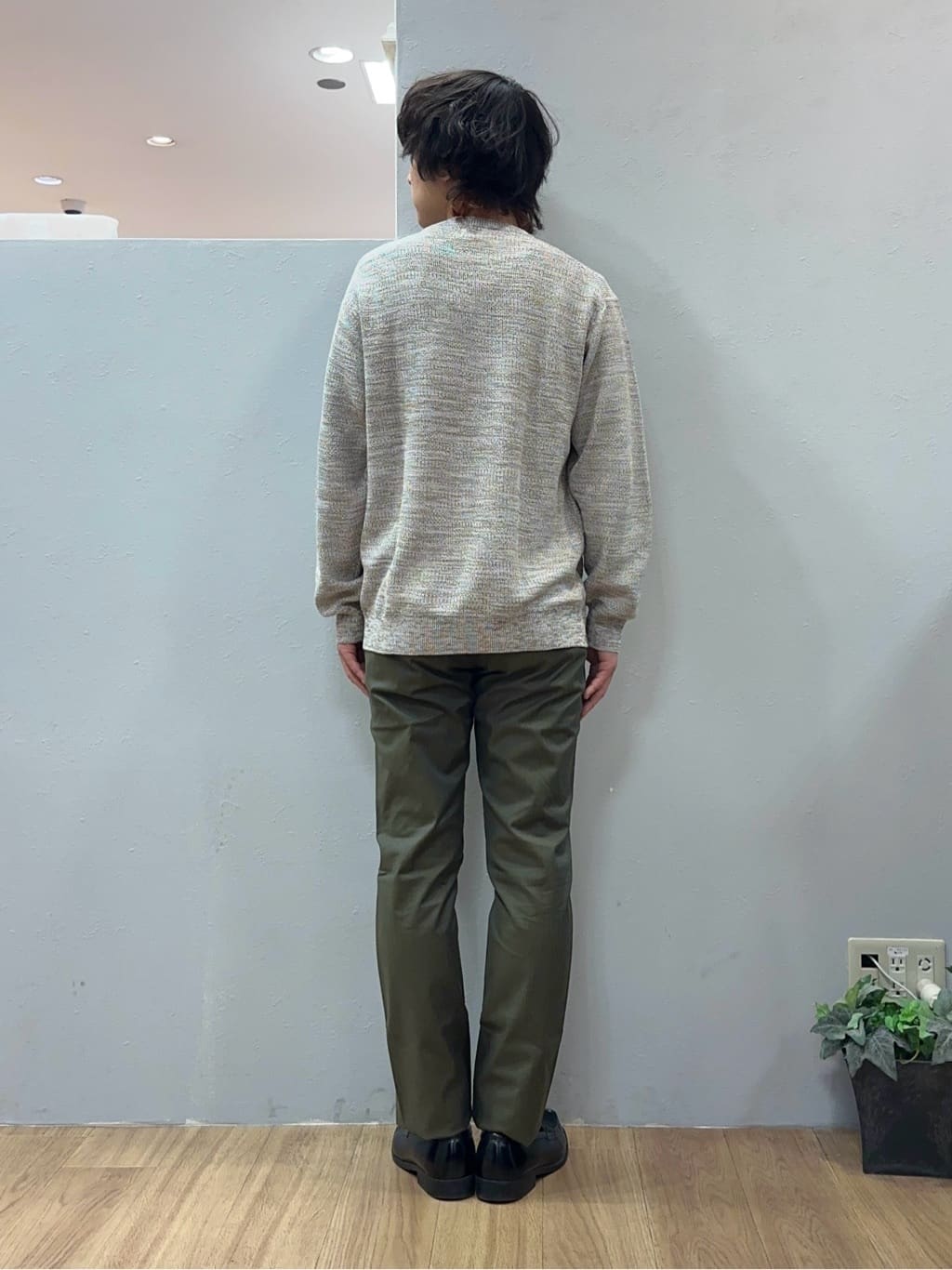 Uさんの「TAKEO KIKUCHI｜【全7サイズ&times;8色展開！】トップマルチヘリンボン パンツ」を使ったコーディネート