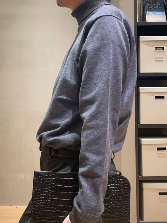 IMAIさんの「TAKEO KIKUCHI｜【ONOFF対応】TRダブルニット ストレッチパンツ」を使ったコーディネート