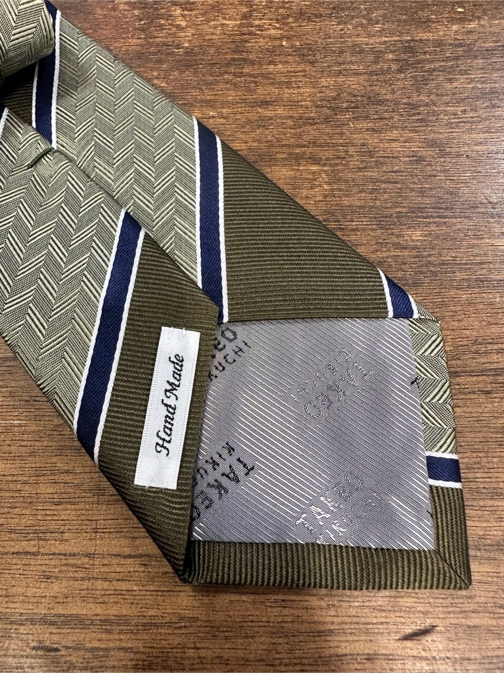 Uさんの「TAKEO KIKUCHI｜【Made in JAPAN】ブロード レギュラーカラー ドレスシャツ」を使ったコーディネート