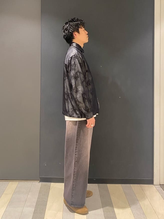 石井友也さんの「tk.TAKEO KIKUCHI｜◆シャンブレーシャツアウター」を使ったコーディネート