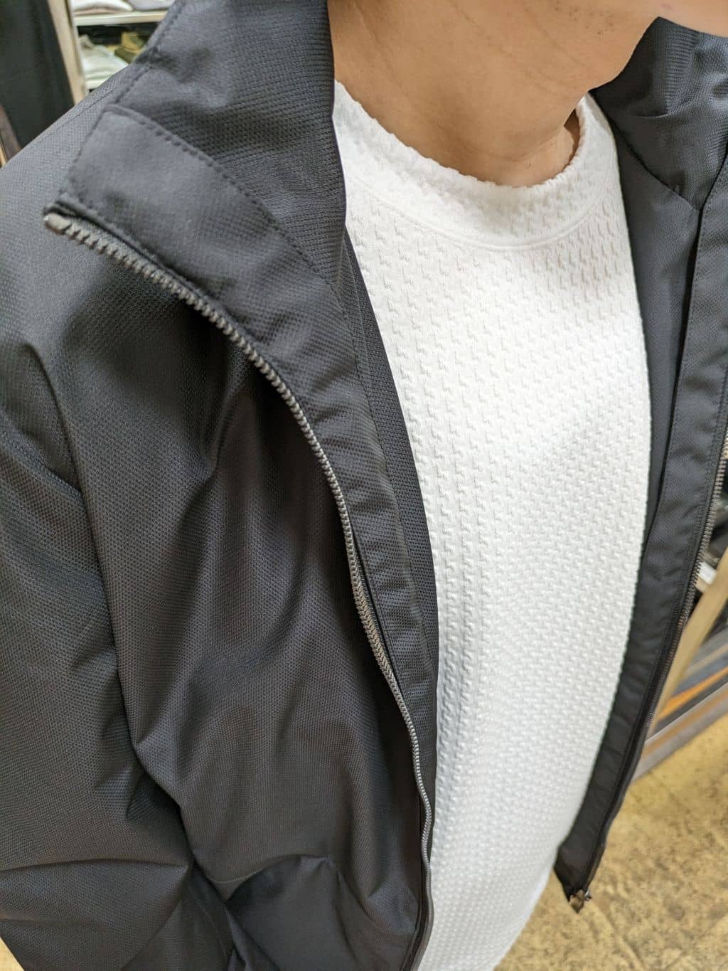 あきやまさんの「TAKEO KIKUCHI｜【モンスターストレッチ】日本製 ウォッシュド デニムパンツ」を使ったコーディネート