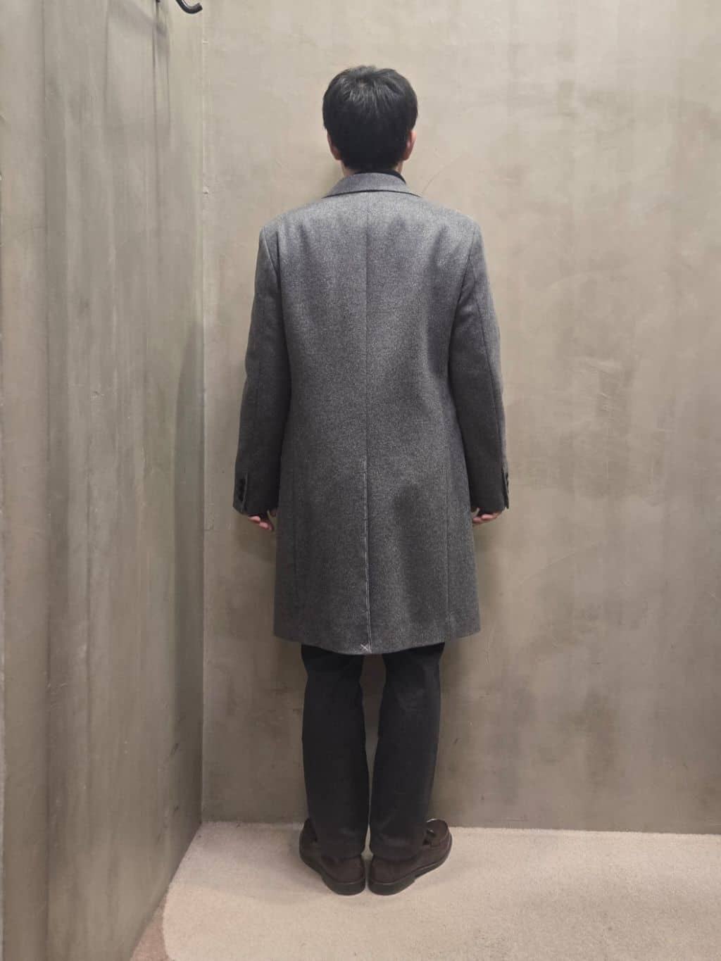 白木駆さんの「TAKEO KIKUCHI｜ウールカシミヤブレンド チェスターコート」を使ったコーディネート