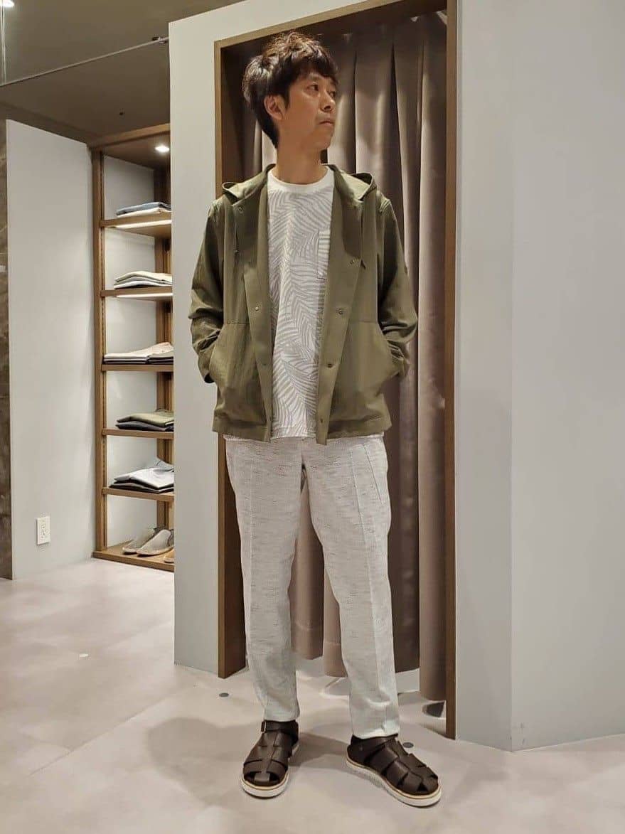 ishidaさんの「TAKEO KIKUCHI｜【尾州織】リネンブレンド メッシュパンツ」を使ったコーディネート
