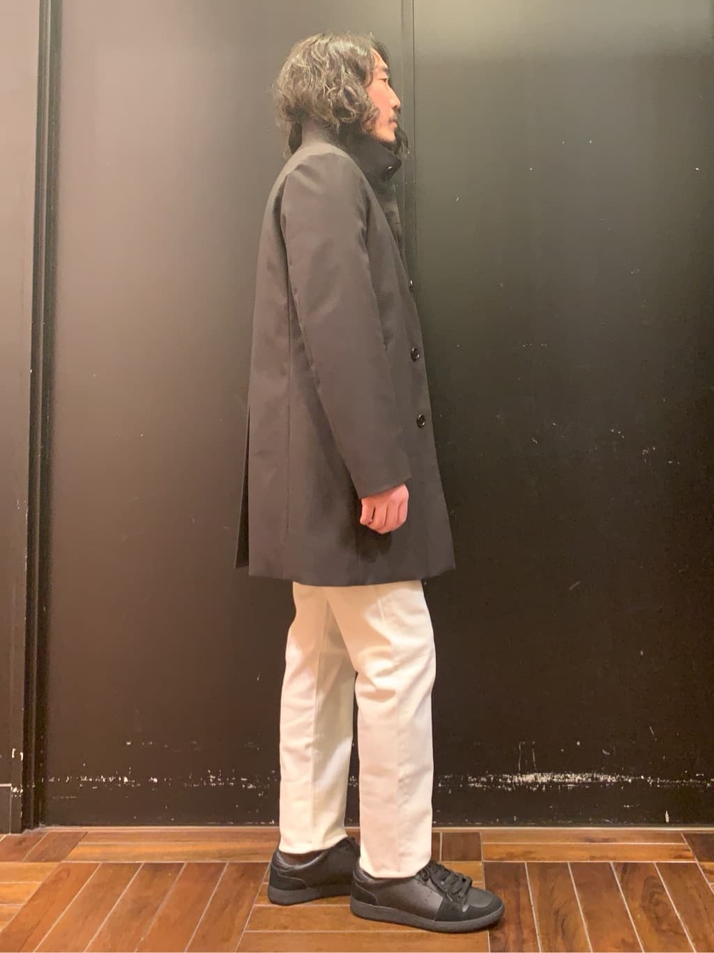 木村剛さんの「TAKEO KIKUCHI｜【Sサイズ～】ストレッチ デニム パンツ」を使ったコーディネート