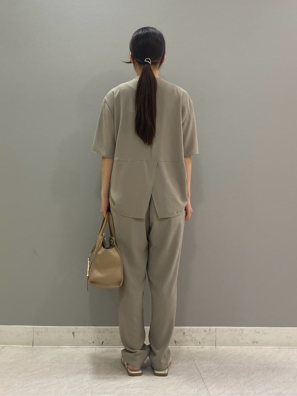 momoさんの「INDIVI｜◆【合皮／マルチWAY／サブバッグ付】ミニショルダーバッグ」を使ったコーディネート