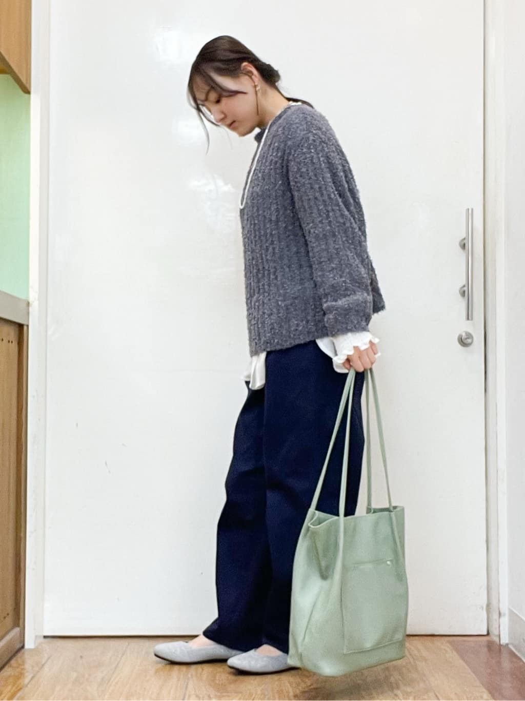 sakiさんの「SHOO･LA･RUE｜◆程よくエアリー テープヤーンニット」を使ったコーディネート