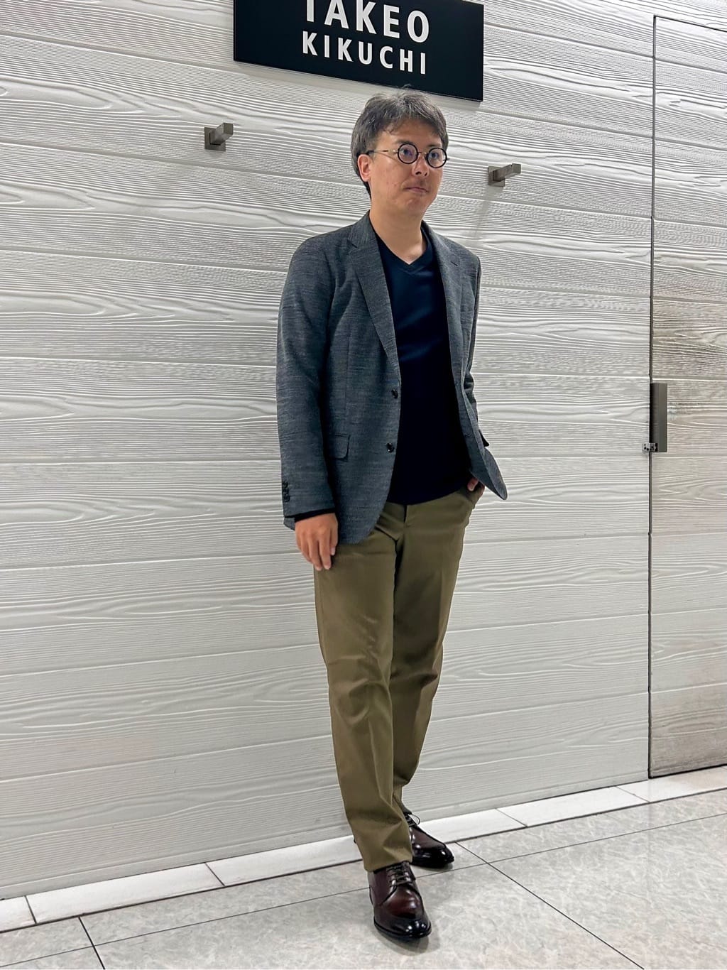すーさんの「TAKEO KIKUCHI｜【オフィスカジュアル対応】ドレス チノパンツ」を使ったコーディネート