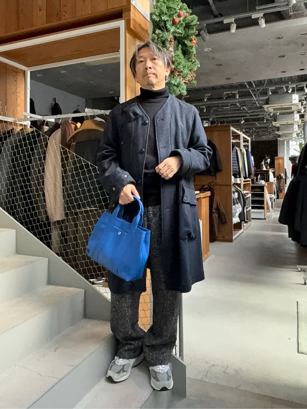 デザイナーTAKEman さんの「TAKEO KIKUCHI｜◆【便利なサイズ感】ドライビング　トートバッグ」を使ったコーディネート