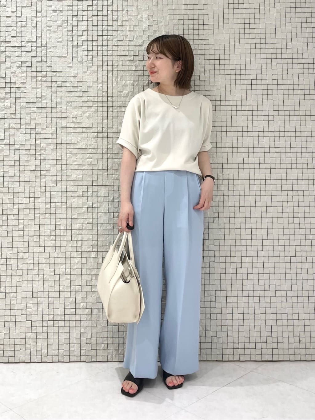 sakuさんの「INDIVI｜【セレモニーにおすすめ！】パール調トップネックレス」を使ったコーディネート