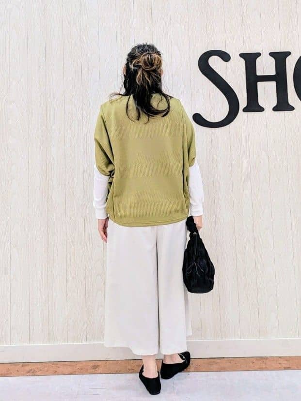 さくみぃさんの「SHOO･LA･RUE｜◆【2点セット/体型カバー】ロングシーズン楽しめる モモンガトップス＆ロンT」を使ったコーディネート