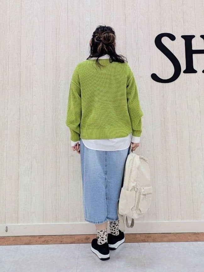 さくみぃさんの「SHOO･LA･RUE｜◆【洗える/S-LL】ワッフル編みが魅力な ドロップショルダーニット」を使ったコーディネート
