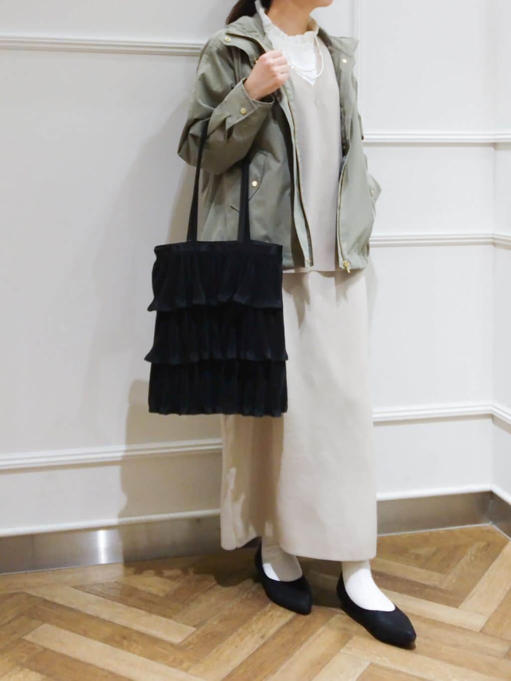 おとうふさんの「SHOO･LA･RUE｜◆【S-3L/洗える/セレモニー】さらり軽やか スタンドカラー フリルブラウス」を使ったコーディネート
