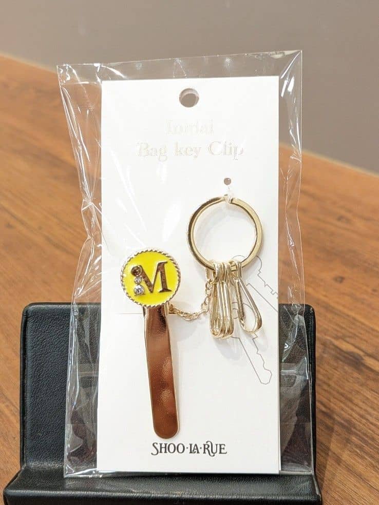 ユ（yu）さんの「SHOO･LA･RUE｜◆【イニシャル】キーホルダー」を使ったコーディネート