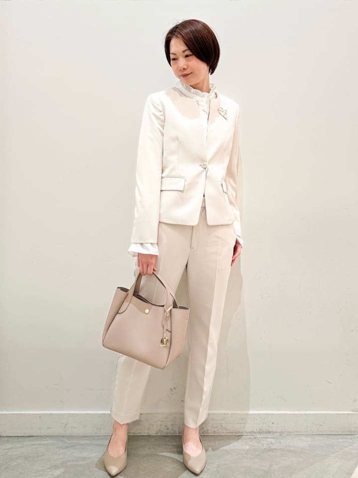 yurieさんの「OPAQUE.CLIP｜◆《通勤セットアップ対応》キーネックジャケットダブルクロス【洗濯機洗い可】」を使ったコーディネート