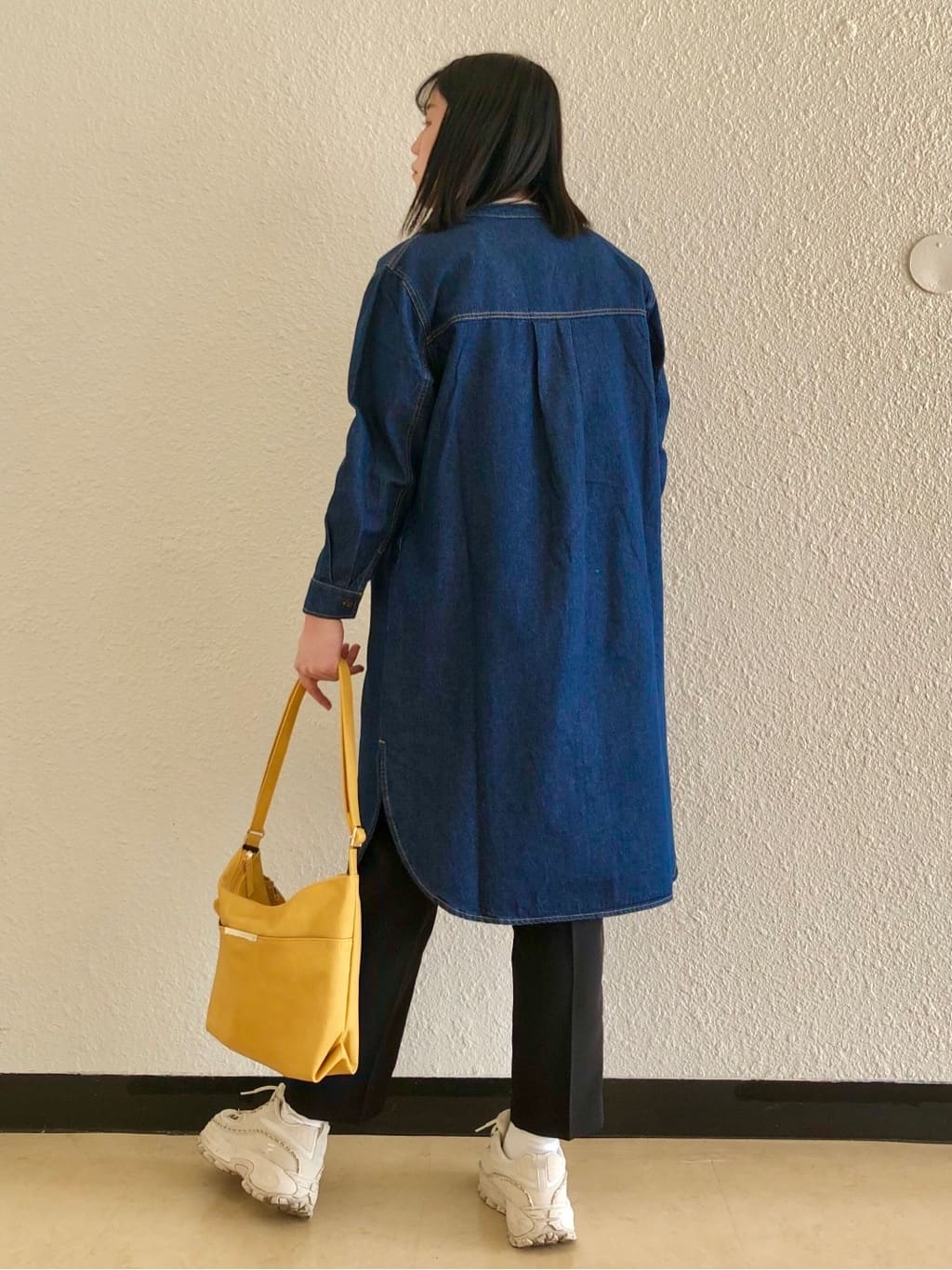 Tsuruさんの「SHOO･LA･RUE｜◆【S-LL】ロゴの立体感が魅力 ブラシ刺繍ロンT」を使ったコーディネート