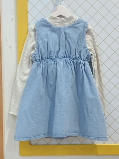 蒼さんの「SHOO･LA･RUE｜◆【洗える/100-150cm】スカラップ使いがキュートな デニムジャンドレ」を使ったコーディネート