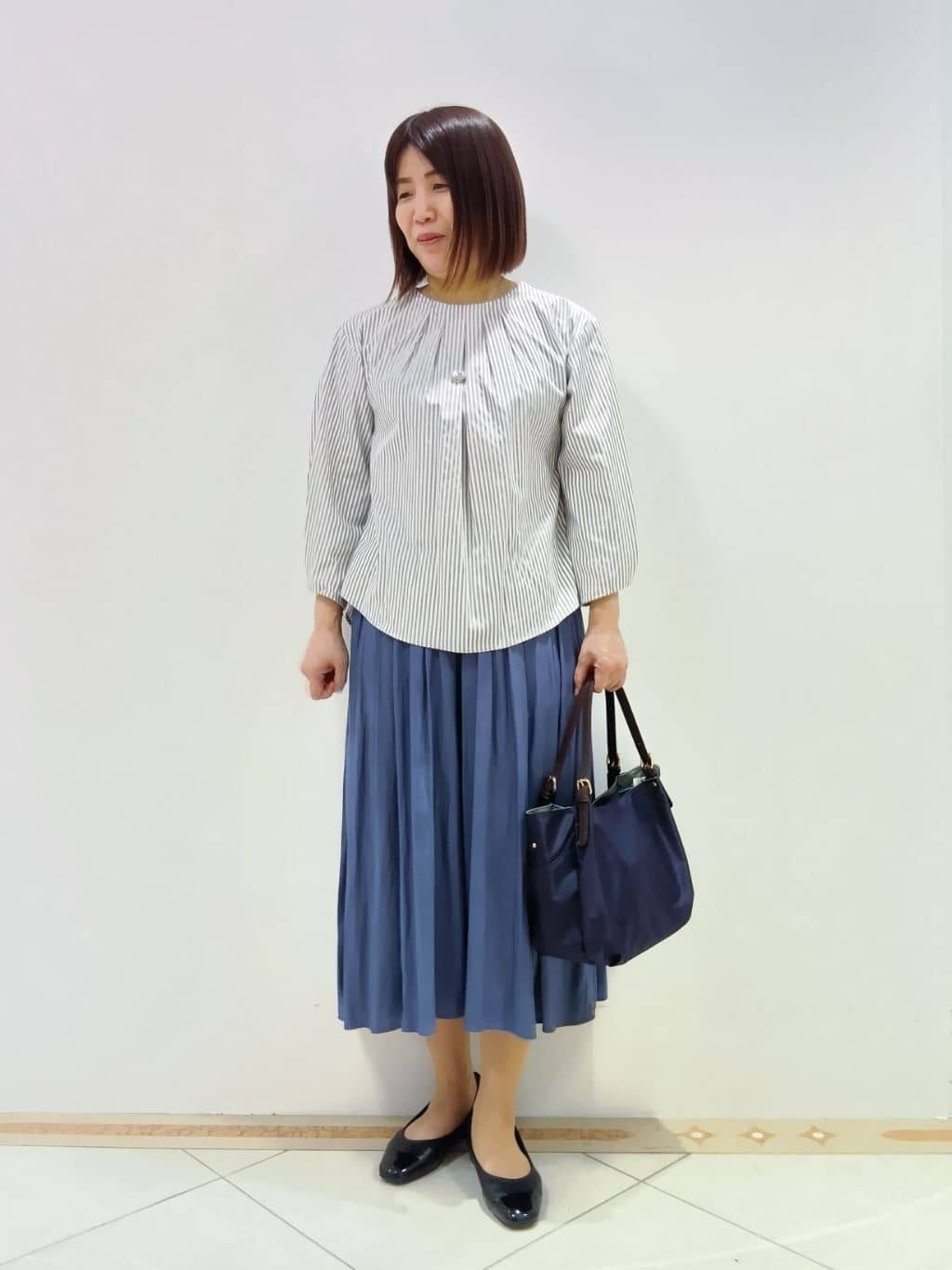 tomoさんの「Reflect｜◆【手洗い可／ウエスト総ゴム】シャンブレースカーチョパンツ」を使ったコーディネート