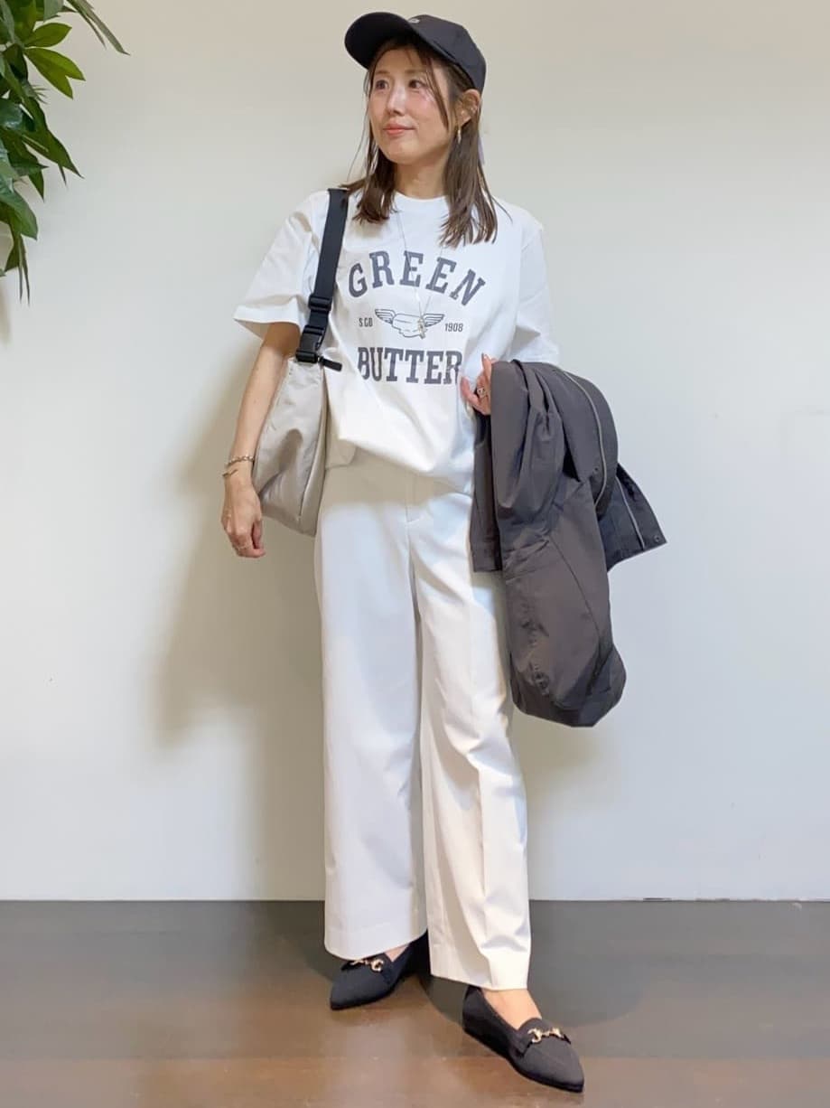 tomoさんの「UNTITLED｜◆【清涼感/洗濯機洗い可】オックス クロップドワイドパンツ」を使ったコーディネート