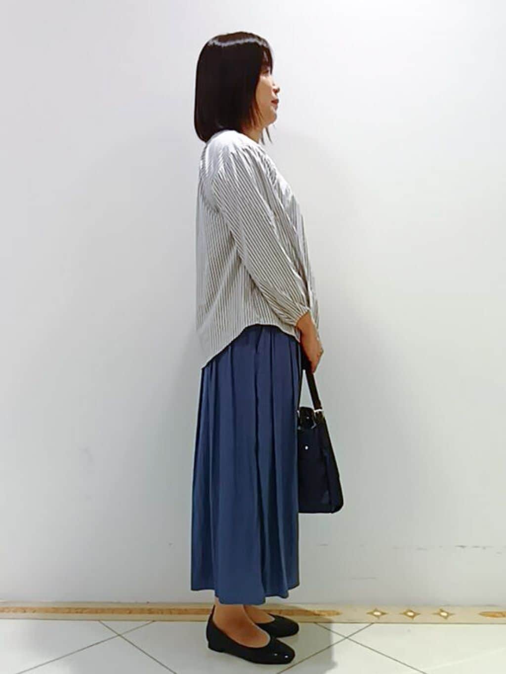 tomoさんの「Reflect｜◆【手洗い可／ウエスト総ゴム】シャンブレースカーチョパンツ」を使ったコーディネート