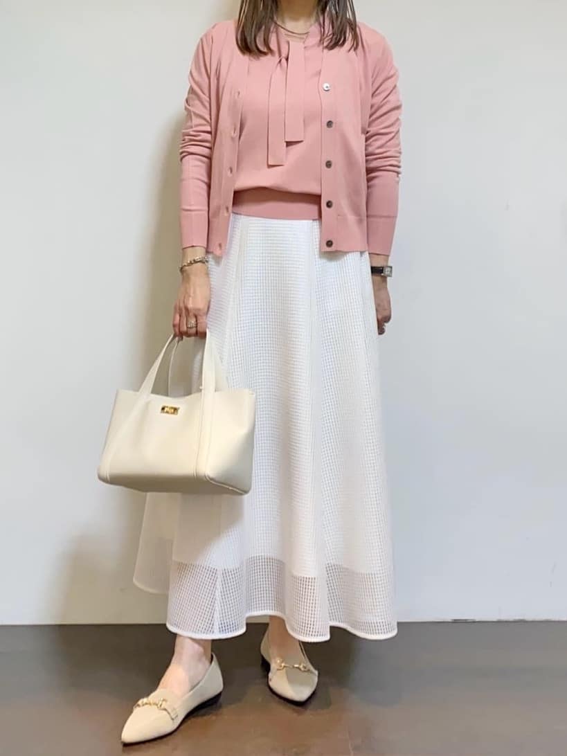tomoさんの「UNTITLED｜【手洗い／88cm正方形】バイカラーハーネススカーフ」を使ったコーディネート