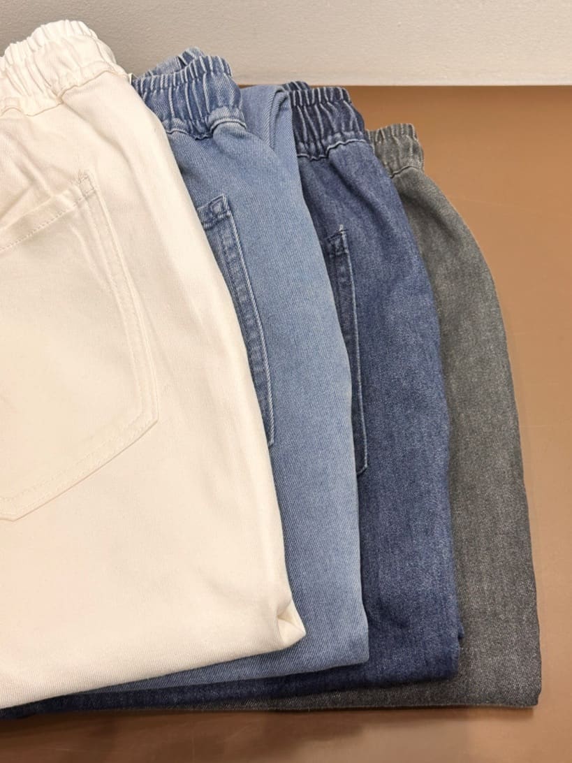 Yossyさんの「SHOO･LA･RUE｜◆【洗える/SS-3L/美脚シルエット】アクティブ派のデニム イージーテーパードパンツ」を使ったコーディネート