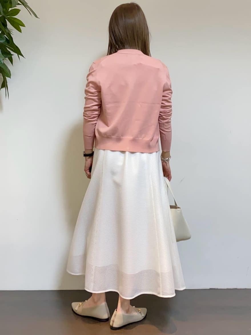 tomoさんの「UNTITLED｜【手洗い／88cm正方形】バイカラーハーネススカーフ」を使ったコーディネート