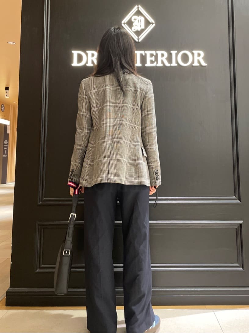 Karinさんの「DRESSTERIOR｜【撥水仕様】シュリンクレザー ショルダーバッグ」を使ったコーディネート